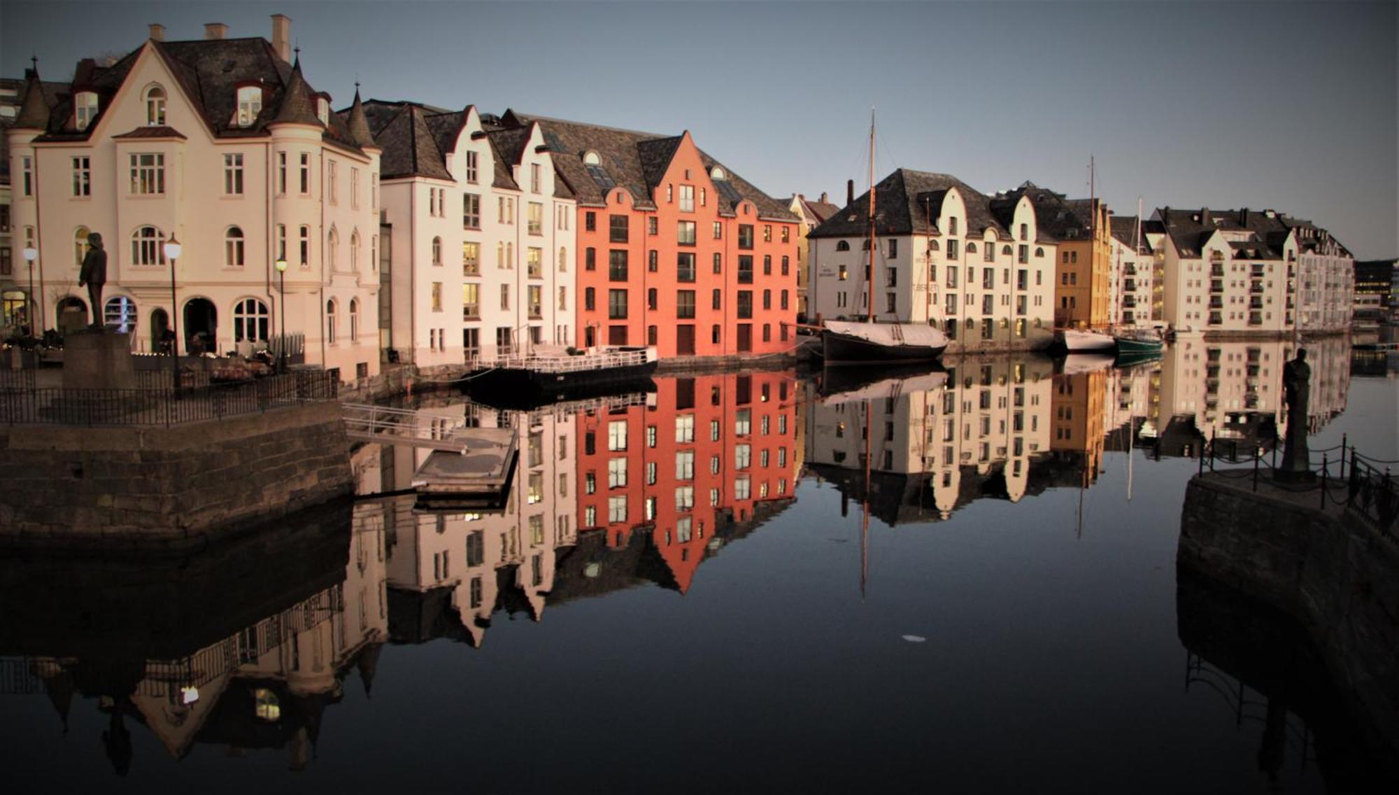 A Cheaper Option To Hotel Ålesund Buitenkant foto